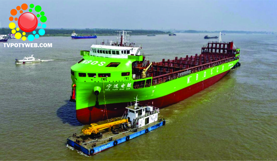 China lança megabarco elétrico de 10.000 toneladas 